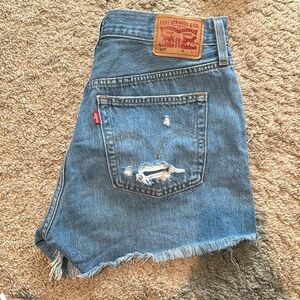 Levi’s shorts